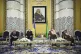 Ukrainian President Volodymyr Zelensky (centre left) meets w